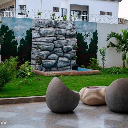 Complexe Hotelier And Уагадугу Экстерьер фото